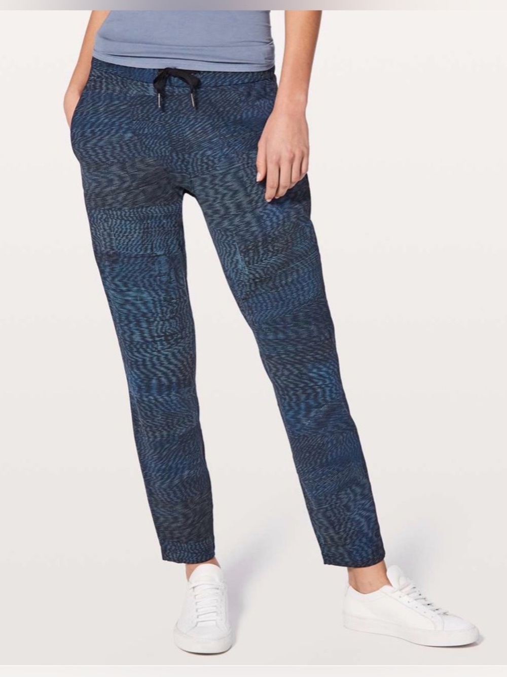 Lululemon On The Fly Pant *28"Linear FluxBattleship Multi in Navy Blue Size 12